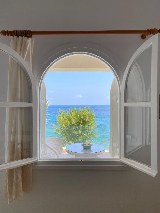Beautiful House In Front Of The Sea Apartamento Gazi Exterior foto